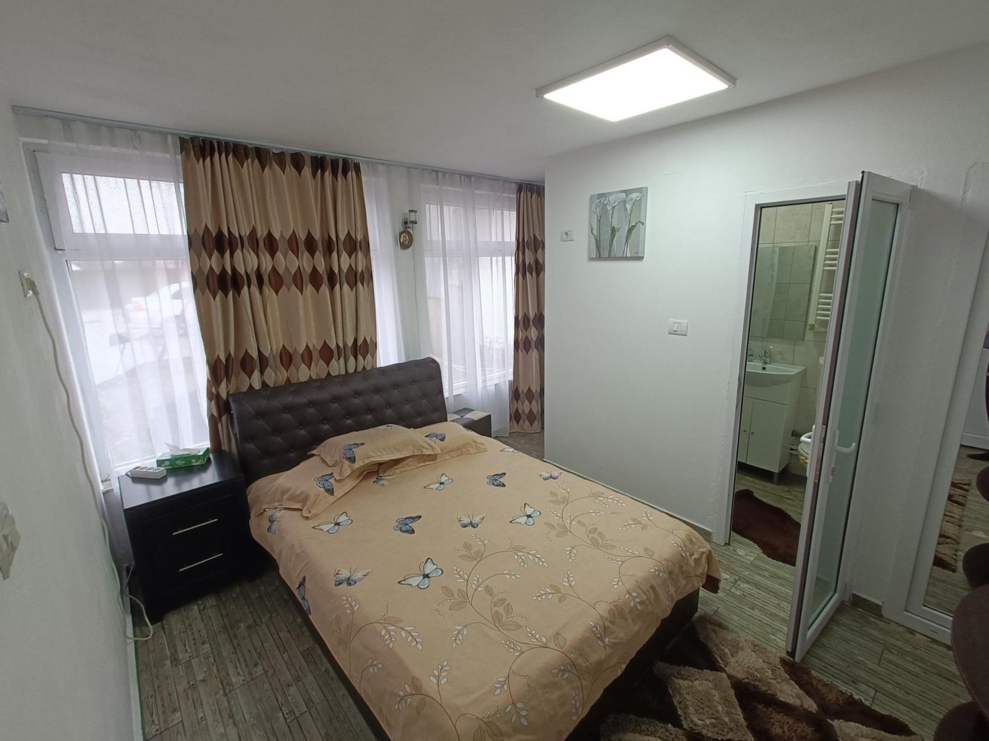 Pensiunea Casa Bianca Târgu Jiu Zimmer foto